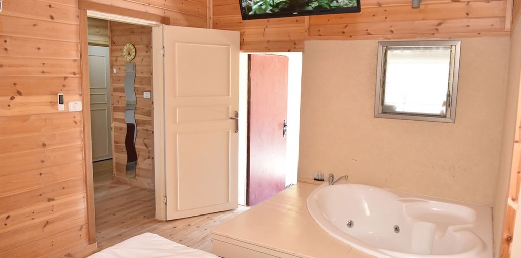 צימר שיר לכנרת - סמדר סוויטת תבור (4).JPG