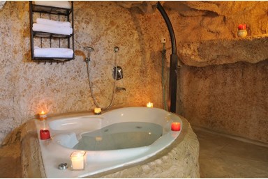 עמיר צימרים בכליל - מערת האבן