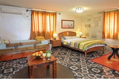 עמיר צימרים בכליל - היסמין