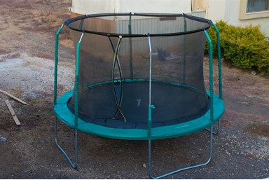 פינת גן עדן - הבריכה והחצר