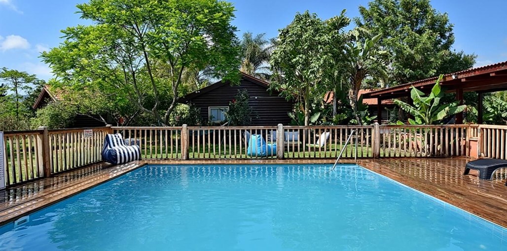 אלת הגליל חצר ובריכה (48).jpg