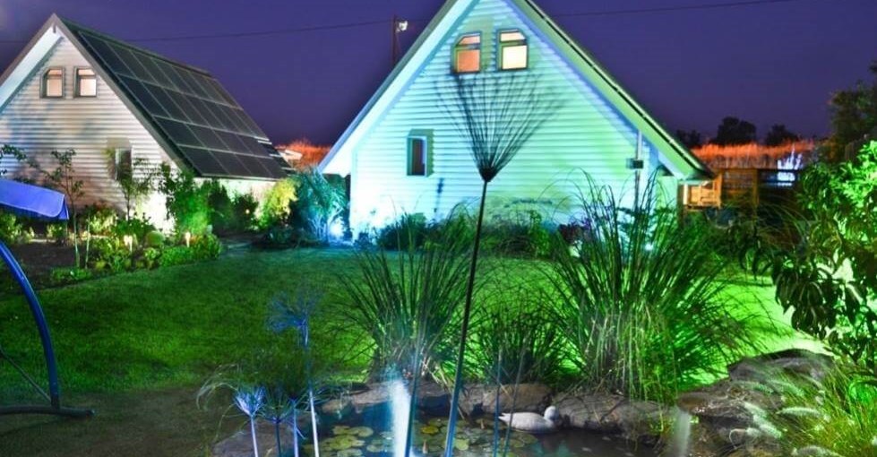 בקתות קסם בלבן מתחם החוץ (2).jpg