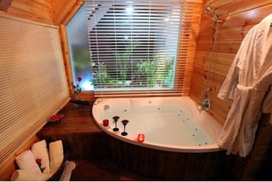 בקתות קסם בלבן - הבקתות