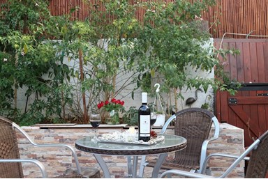 צימר סנטה מריה - החצר והסביבה