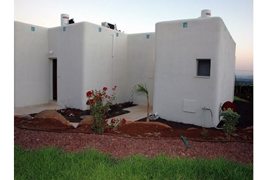 סוויטות שלווה ונוי - החצר והנוף