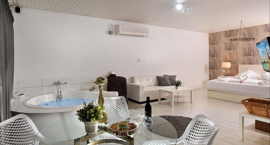 צימר נועם לב צימר נועם לב - פנים הסוויטות (5).jpg