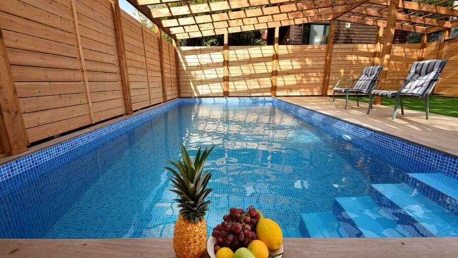 בקתות טוסקנה ברמות חצר ובריכה (3).jpg