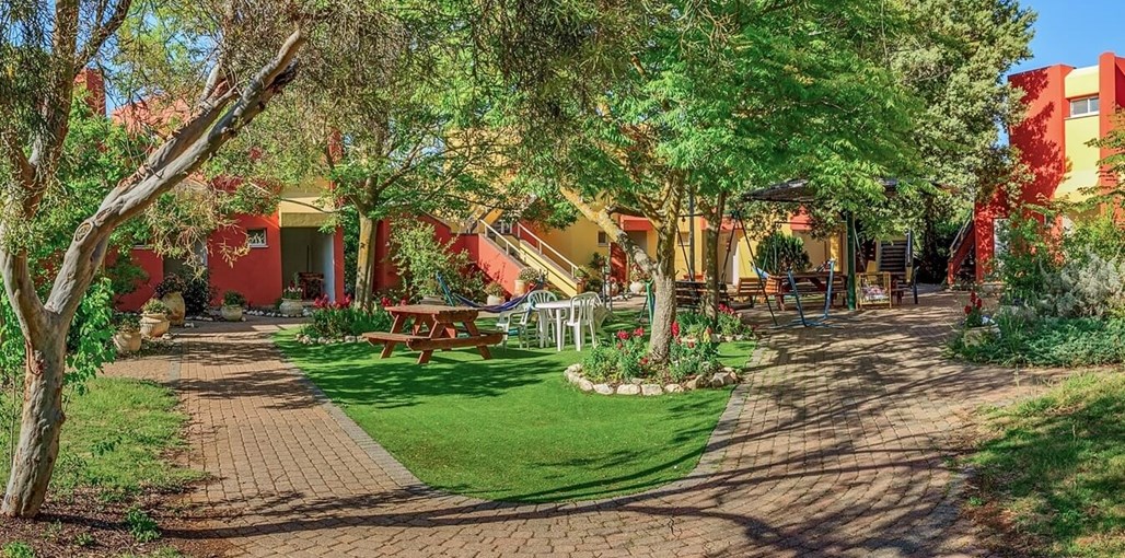 שלווה על ההר שלווה על ההר - חצר משפחתי (9).jpg