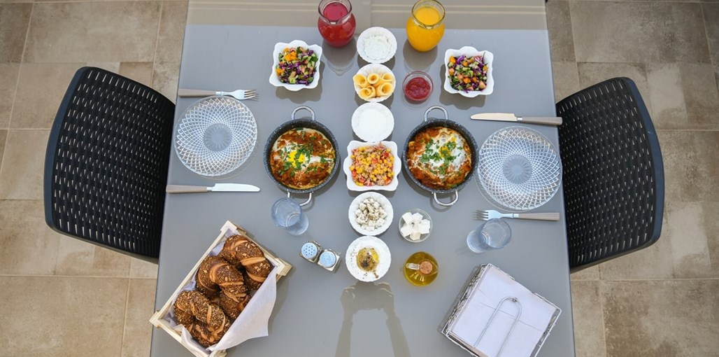 נופש קסום ארוחות ופינוקים (7).jpg