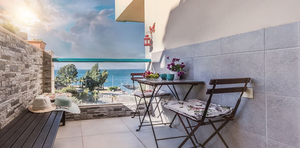 סוויטות על שפת כנרת הנוף והמרפסת (5).jpg