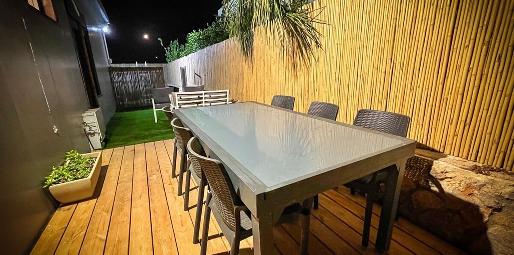 על צוקי הגלבוע חצר על צוק הגלבוע (1).JPG