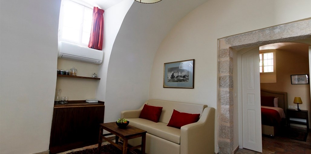 הבית הטמפלרי - The Templer Inn Sandel1.jpg