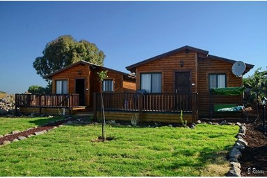 הבקתות האקולוגיות - החצר והנוף