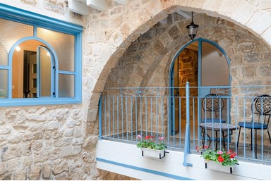 ערבסק - חדר המרפסת