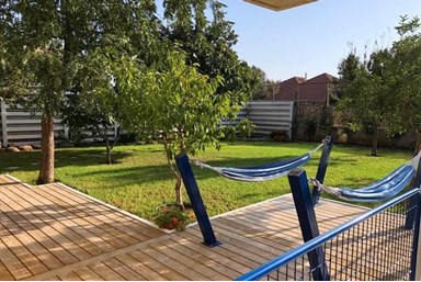 סוויטת הרמיטאז' בגולן - הבריכה והחצר הפרטית