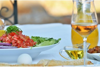 ורד הגולן - החצר והבריכה