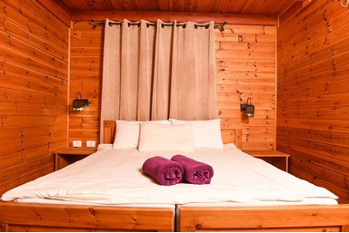 בקתות צדיק כתמר - הבקתות