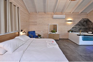 נחלים בקתות בטבע - דן 