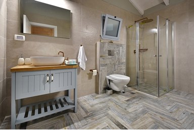 נחלים בקתות בטבע - פלג