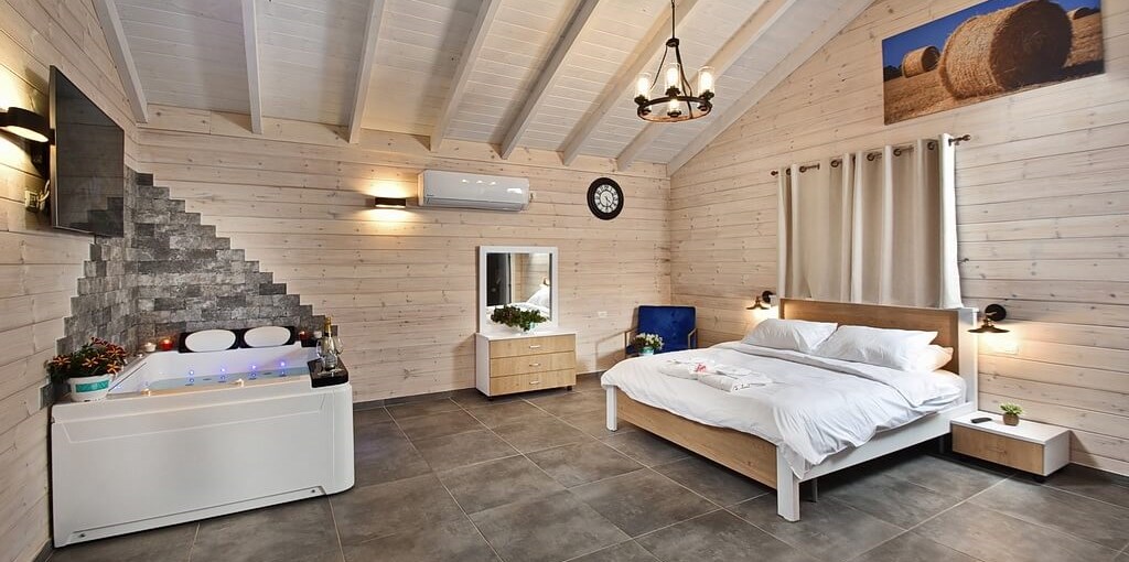 נחלים בקתות בטבע בניאס (15).jpg