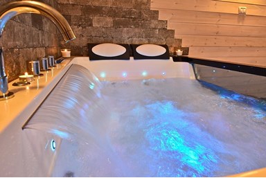 נחלים בקתות בטבע - דן 