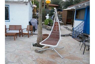 בקתות האגם - החצר והבריכה