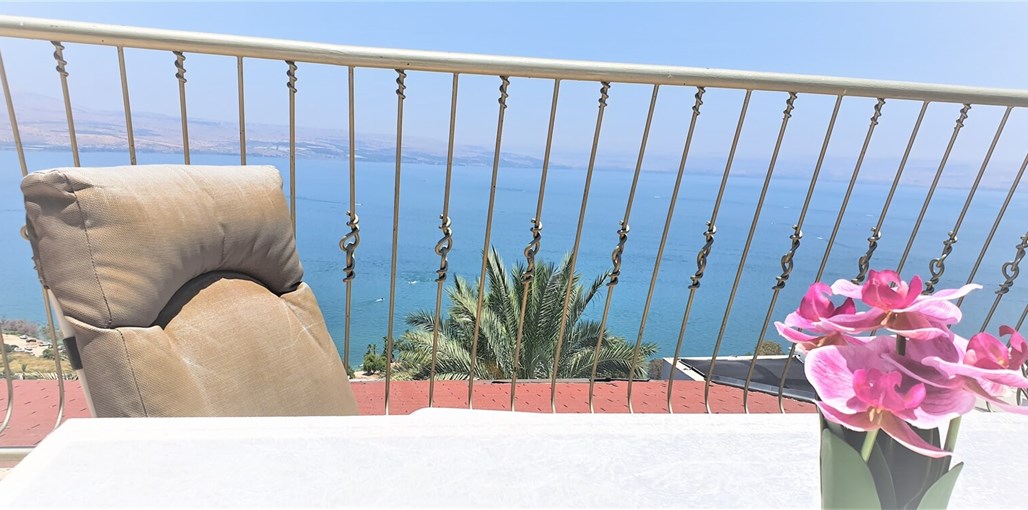 אירוח מיכל בכנרת דירת מול כנרת (3).jpg