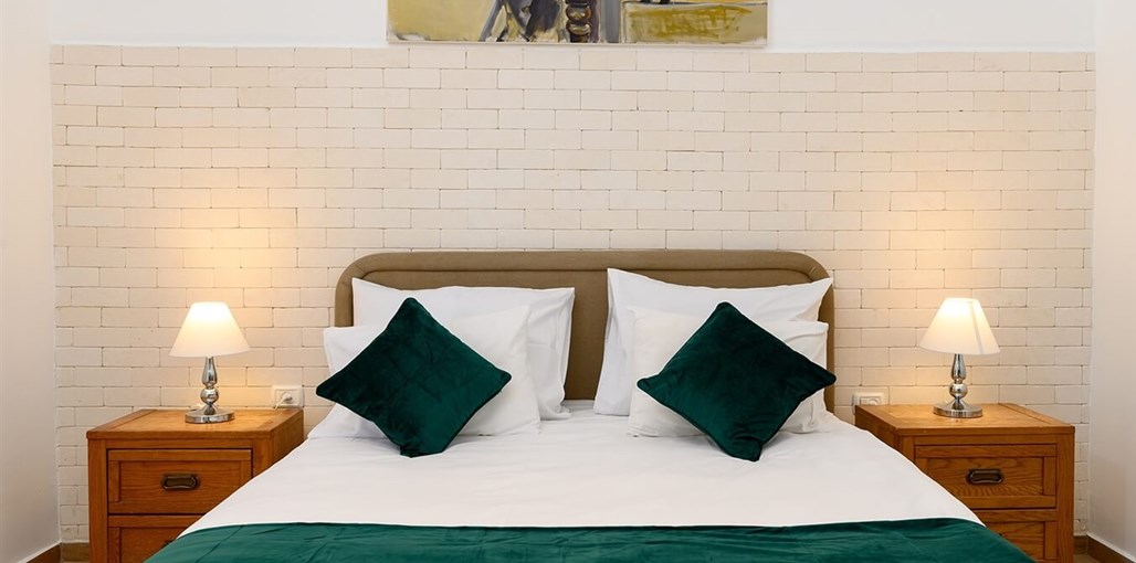 מלון בוטיק רוזנטליס חדר נוף זוגי (2).jpg