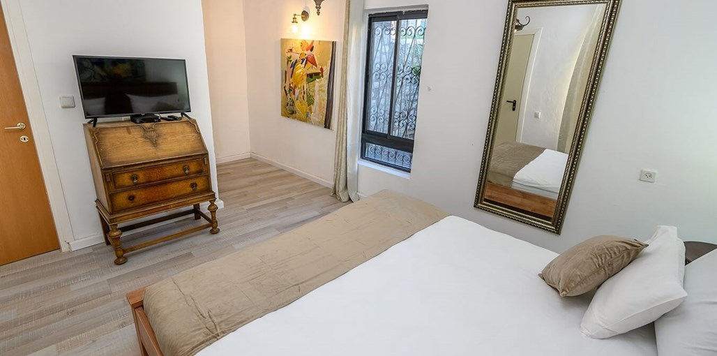 מלון בוטיק רוזנטליס חדר תרשיש (3).jpg