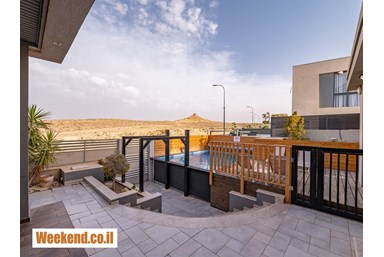 אחוזת המלכה - Villa Queen - הבריכה והחצר