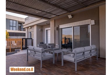 אחוזת המלכה - Villa Queen - הבריכה והחצר