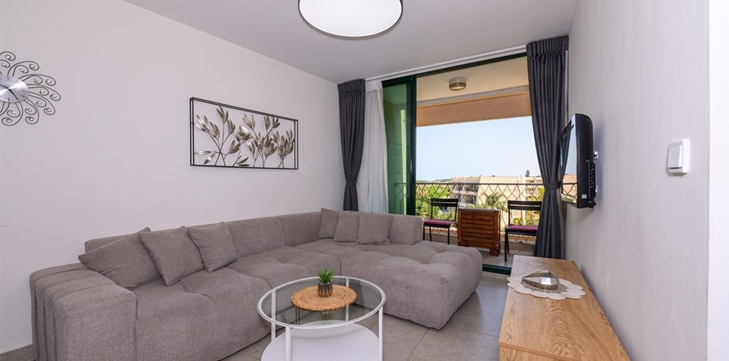 רויאל סוויט קיסריה דירה H303 (4).jpg