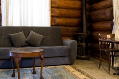 אלומה בכפר - בקתות הגלריה