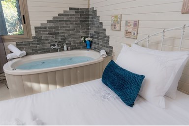 בקתות עץ סיגלית - בקתות העץ