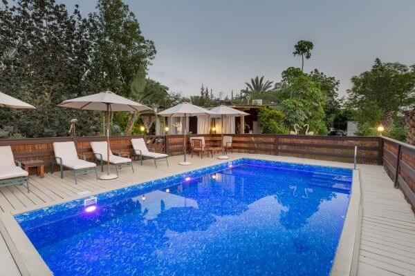 בקתות עץ סיגלית הבריכה (1).jpeg