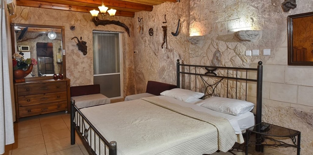 נופש תומר מערת האהבה (1).jpg