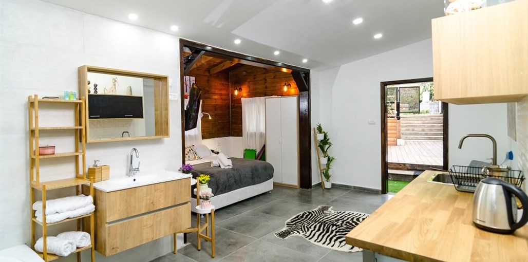 כנרת לודג'ינג - Kinneret Lodging סוויטת לאב (21).jpg