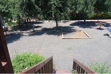 רגוע בגולן - הבריכה והחצר