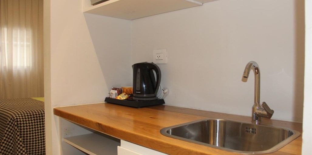 מלון דיזנגוף 208 תל אביב מטבחון 36 +.JPG