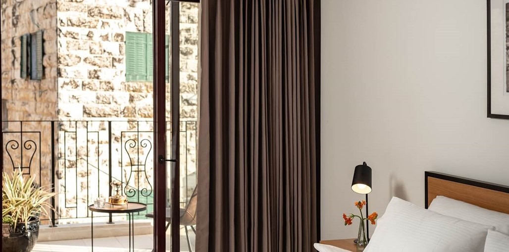 מלון ביאזי סוויטה עם מרפסת שטרודל 3.jpg