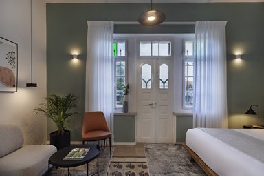 מלון בוטיק דמסון - חדר דלקס+מרפסת