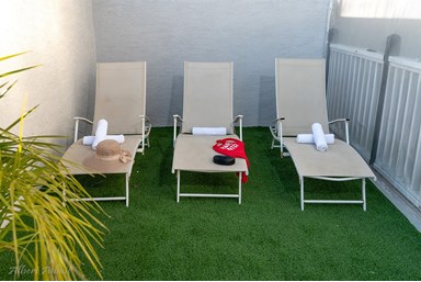 ניו גולד - החצר והבריכה