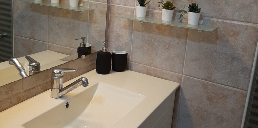 הרמוניה הרמוניה - חדר רחצה.jpg