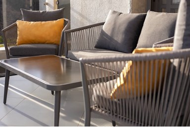 פנינת החרמון - המרפסת, החצר והנוף