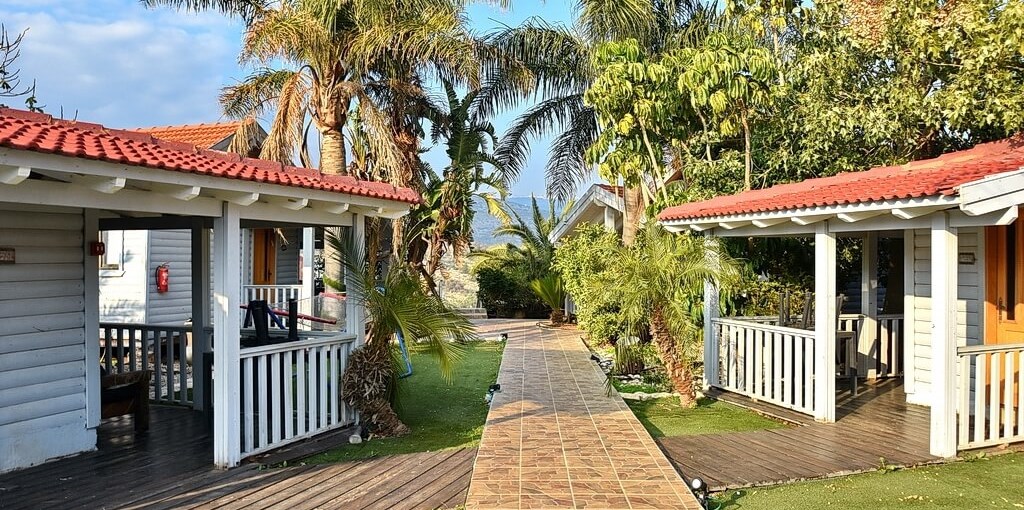 הילת האור בוטיק חצר (2).JPG