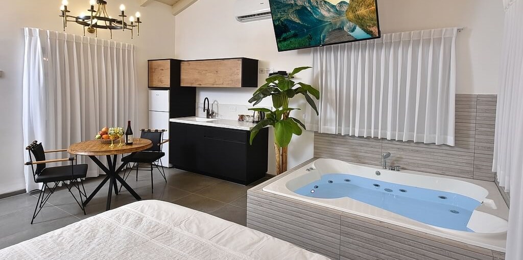 הילת האור בוטיק סוויטת אלון (12).jpg