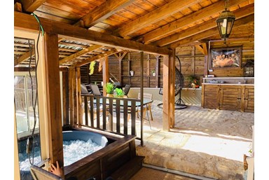 צימר גבעת השלווה - החצר המרכזית