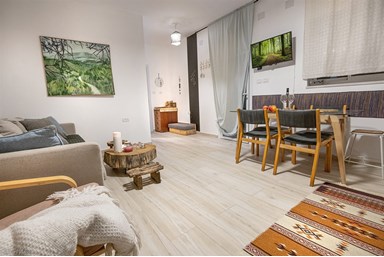 איי לה - Ay La צימרים אלרום