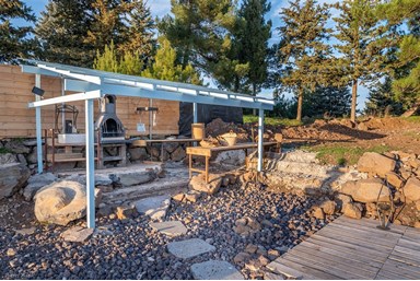 איי לה - Ay La צימרים אלרום - מתחם חוץ