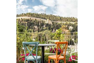 פלורה וואלי בוטיק - Flora Valley  - המרפסת והנוף